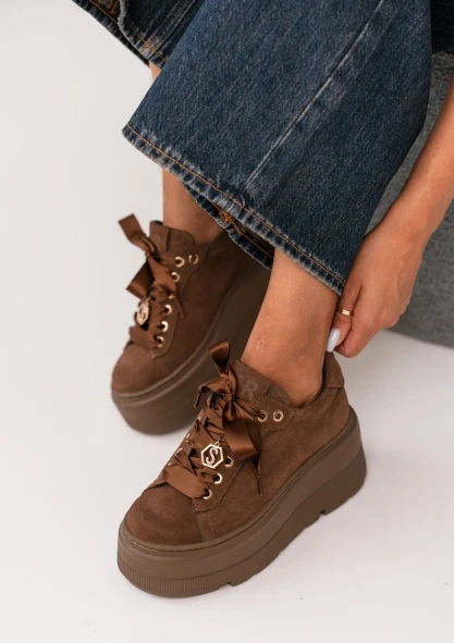 Sneaker: Schuhe für jeden Anlass